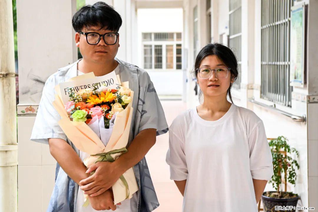 全网追的“扁担女孩”,找了一份暑假工,时薪12元 - 铜仁生活资讯 - 铜仁28生活网 tr.28life.com